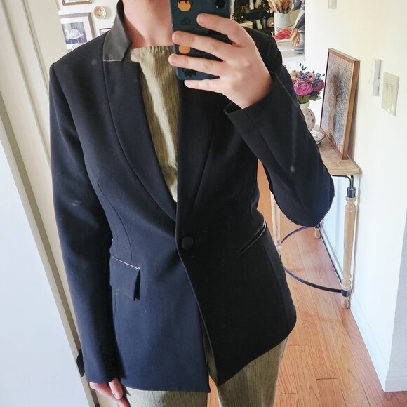 St. John Leather Trim Collared Black Blazer Single Breasted Blazer Sz. 6 - Picture 14 of 15